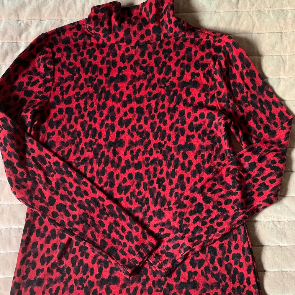 Banana Republic size x small red animal print mock turtle neck